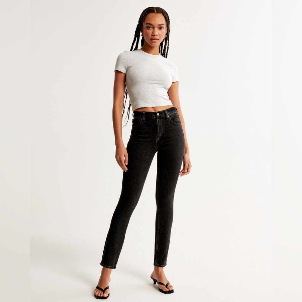 Abercrombie & Fitch The Skinny High-Rise Black Jeans - Size 30/10 short